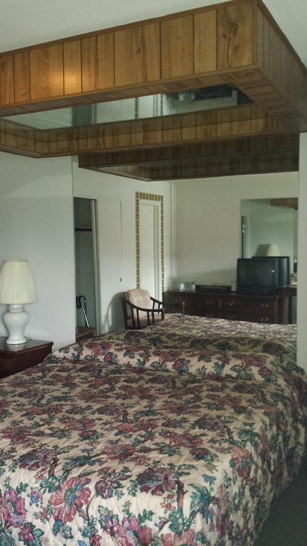 Olde Court Inn Wheeling ห้อง รูปภาพ