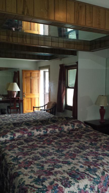 Olde Court Inn Wheeling ห้อง รูปภาพ