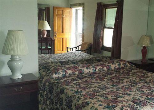 Olde Court Inn Wheeling ภายนอก รูปภาพ